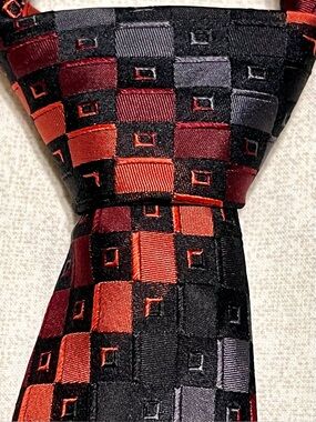 Pavone 100% Silk Geometric Striped Jacquard Tie